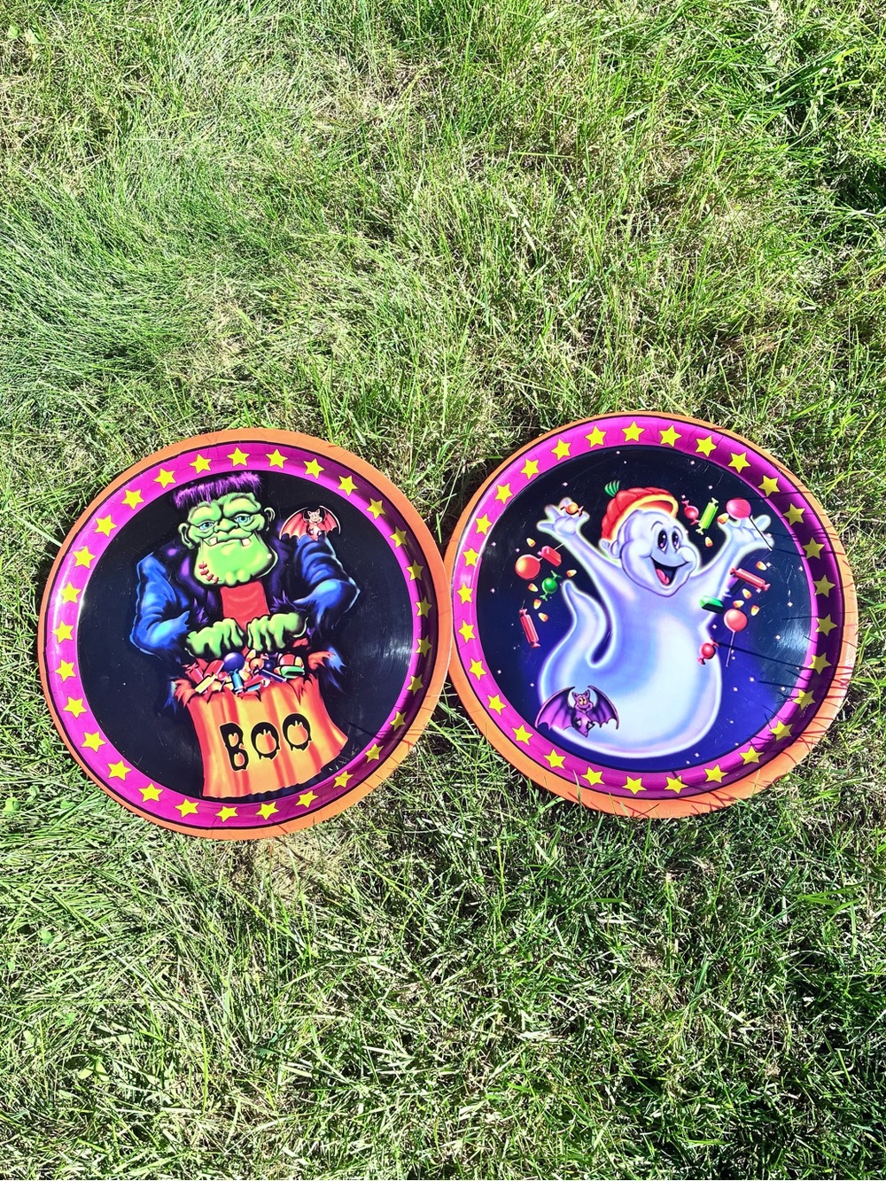 2x Vintage Halloween Plastic Party Plates